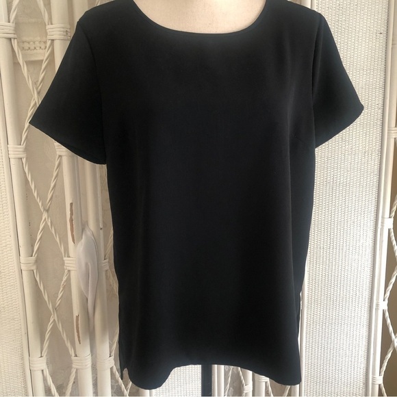 Forever 21 Top Black Bold Zip Back Blouse Short Sleeves size Large - Picture 2 of 13
